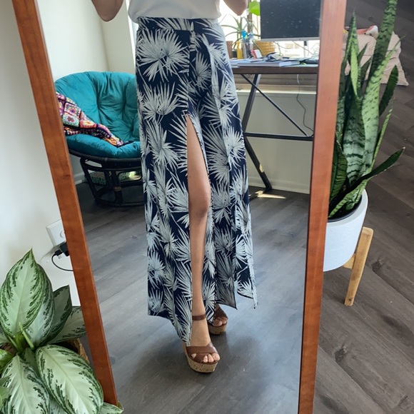 palm print wide leg pants with slits - Picture 4 of 4